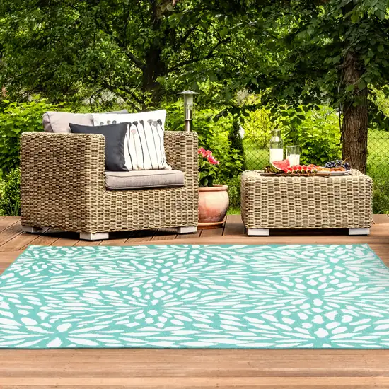 6' X 9' Blue Floral Stain Resistant Indoor Outdoor Area Rug Photo 9