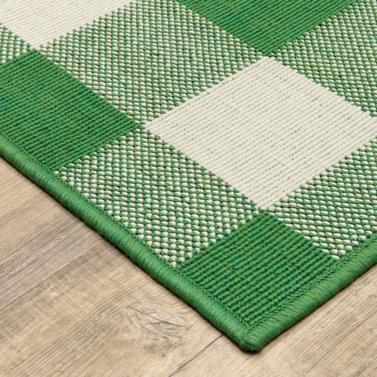 6' X 9' Green Geometric Stain Resistant Indoor Outdoor Area Rug Photo 3