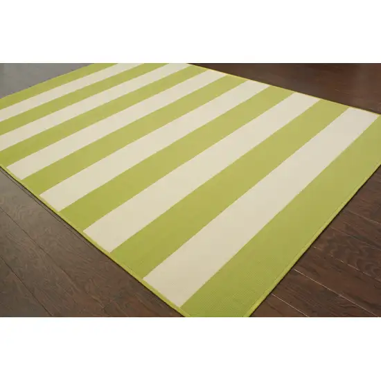 3' X 5' Green Geometric Stain Resistant Indoor Outdoor Area Rug Photo 4