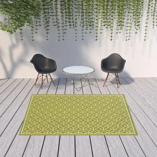 6' X 9' Green Geometric Stain Resistant Indoor Outdoor Area Rug Photo 2