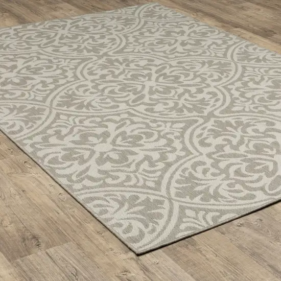 6' X 9' Grey Floral Stain Resistant Indoor Outdoor Area Rug Photo 5