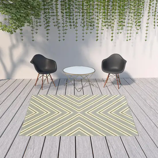 6' X 9' Grey Geometric Stain Resistant Indoor Outdoor Area Rug Photo 2