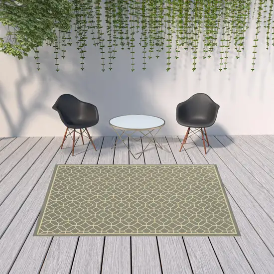 6' X 9' Grey Geometric Stain Resistant Indoor Outdoor Area Rug Photo 2