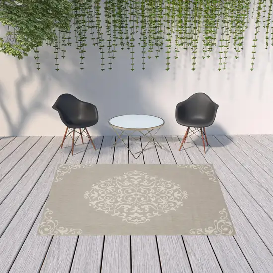 6' X 9' Grey Oriental Stain Resistant Indoor Outdoor Area Rug Photo 2