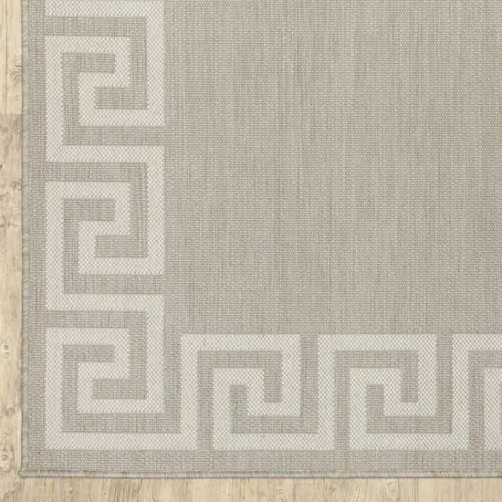 2' X 7' Grey Stain Resistant Indoor Outdoor Area Rug Photo 3