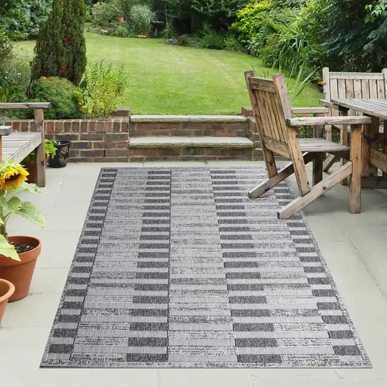 6' X 9' Grey Striped Stain Resistant Non Skid Indoor Outdoor Area Rug Photo 7