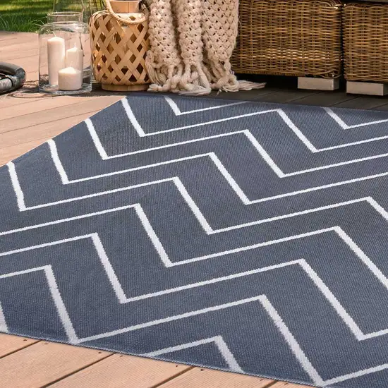 3' X 5' Grey Waves Stain Resistant Indoor Outdoor Area Rug Photo 3