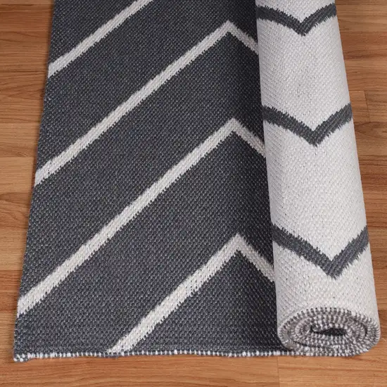 3' X 5' Grey Waves Stain Resistant Indoor Outdoor Area Rug Photo 6