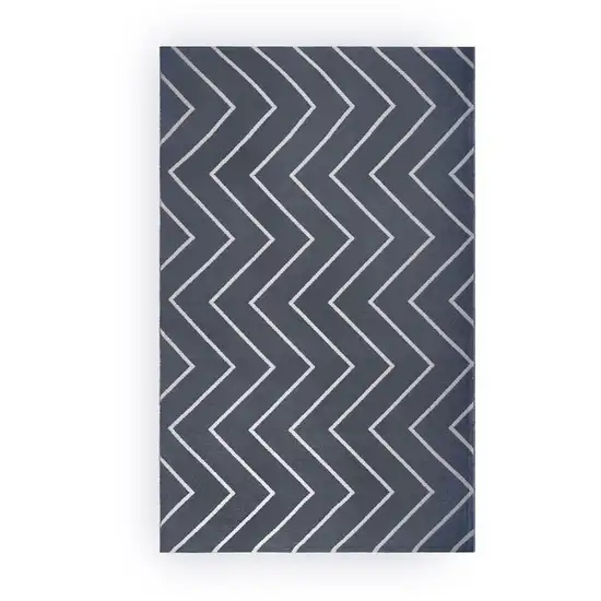 5' X 7' Grey Waves Stain Resistant Indoor Outdoor Area Rug Photo 1