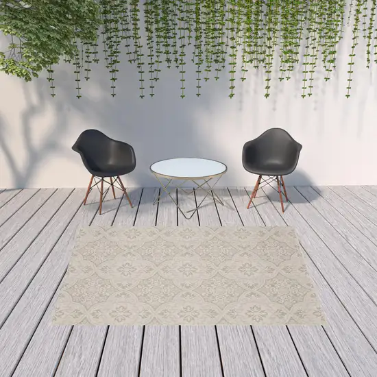 6' X 9' Ivory Floral Stain Resistant Indoor Outdoor Area Rug Photo 3