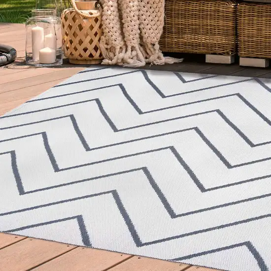 3' X 5' Ivory Waves Stain Resistant Indoor Outdoor Area Rug Photo 7