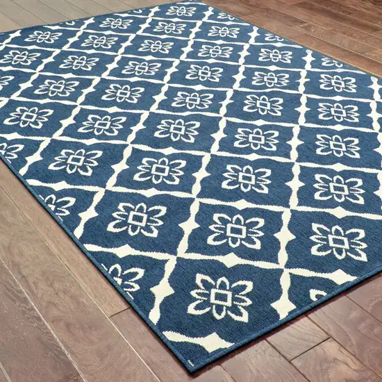 6' X 9' Navy Floral Stain Resistant Indoor Outdoor Area Rug Photo 7