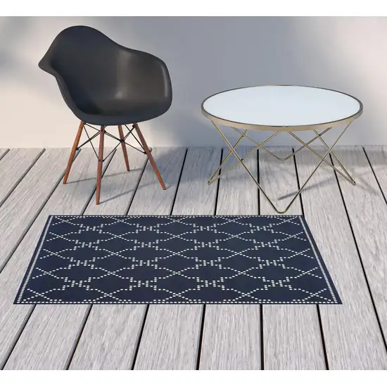 3' X 5' Navy Geometric Stain Resistant Indoor Outdoor Area Rug Photo 2