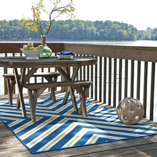 3' X 5' Navy Geometric Stain Resistant Indoor Outdoor Area Rug Photo 4