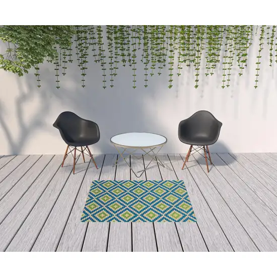 4' X 6' Sand Geometric Stain Resistant Indoor Outdoor Area Rug Photo 2