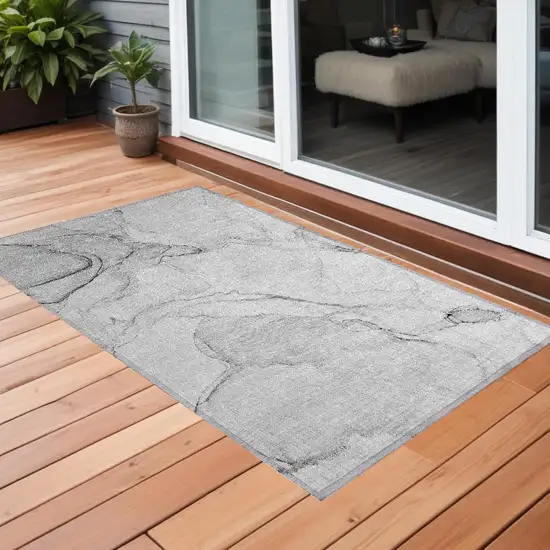 Silver Abstract Washable Non Skid Indoor Outdoor Area Rug Photo 1