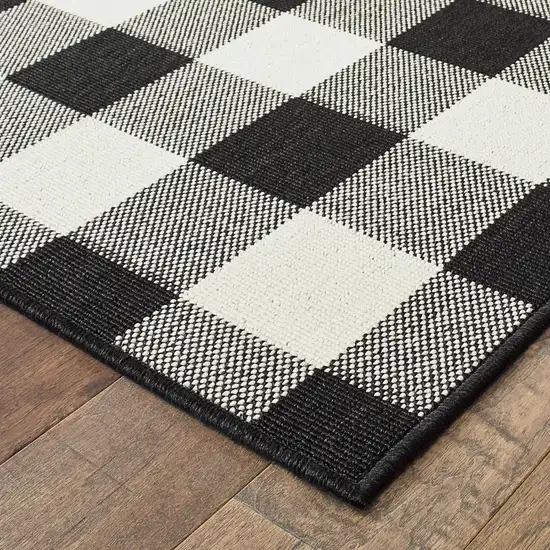 4'x6' Black and Ivory Gingham Indoor Outdoor Area Rug Photo 7