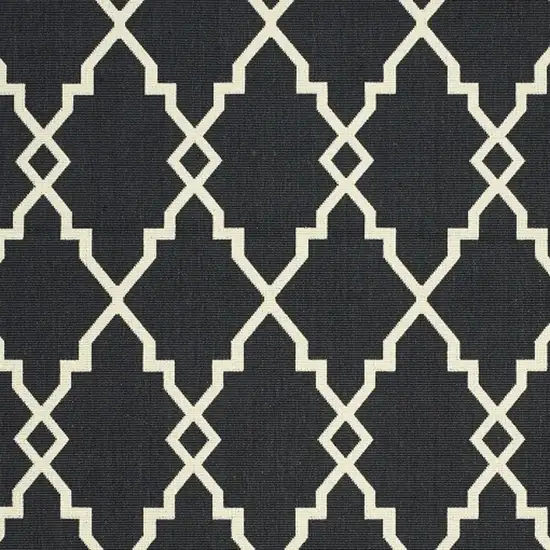 5'x8' Black and Ivory Trellis Indoor Outdoor Area Rug Photo 10