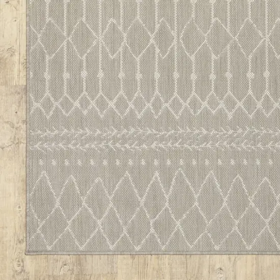 3'x5' Gray and Ivory Geometric Indoor Outdoor Area Rug Photo 2