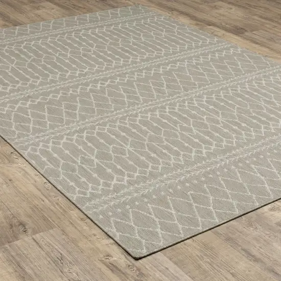 3'x5' Gray and Ivory Geometric Indoor Outdoor Area Rug Photo 6