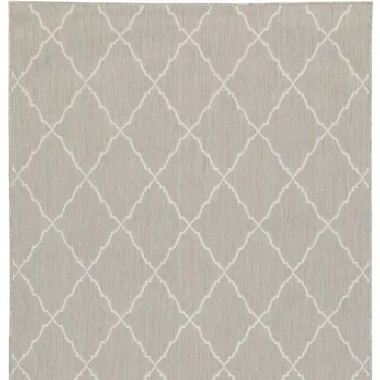 3'x5' Gray and Ivory Trellis Indoor Outdoor Area Rug Photo 10