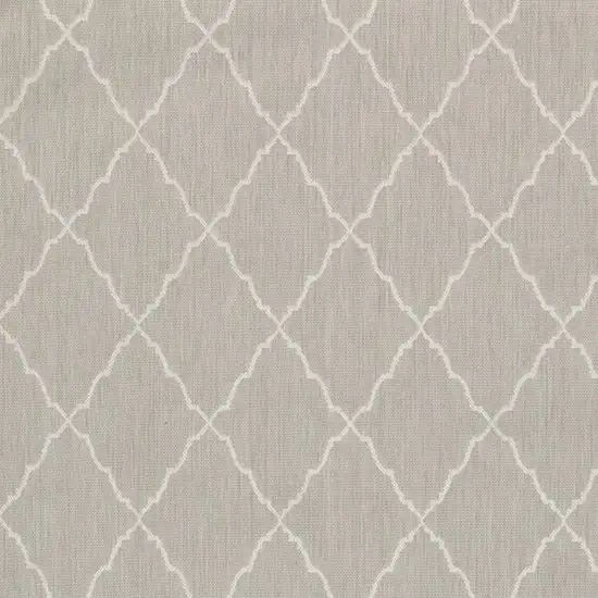 5'x7' Gray and Ivory Trellis Indoor Outdoor Area Rug Photo 9