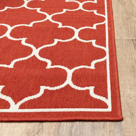 2'x3' Red and Ivory Trellis Indoor Outdoor Scatter Rug Photo 2