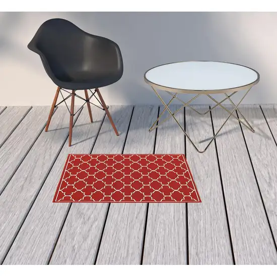 2'x3' Red and Ivory Trellis Indoor Outdoor Scatter Rug Photo 5