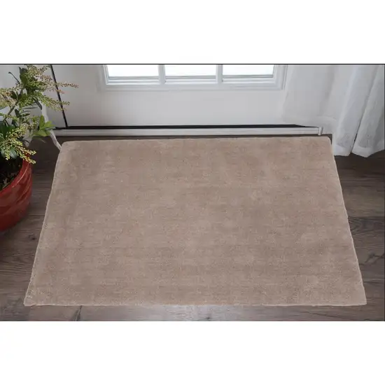 2'X4' Beige Indoor Shag Rug Photo 1