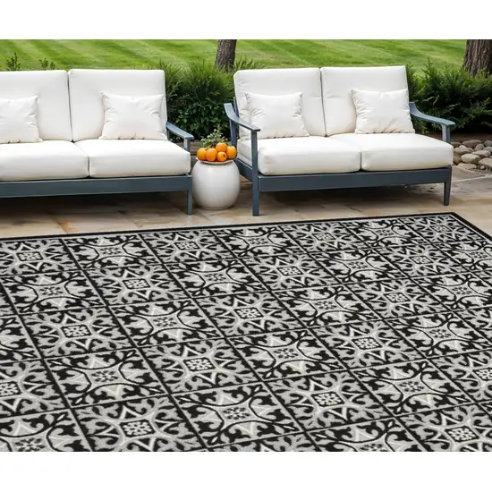 Black and White Geometric Non Skid Indoor Outdoor Area Rug Photo 1