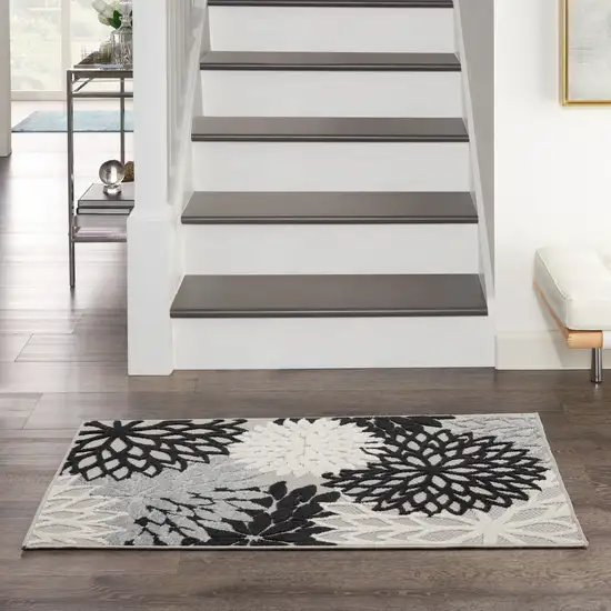 Black And White Floral Non Skid Indoor Outdoor Area Rug Photo 9