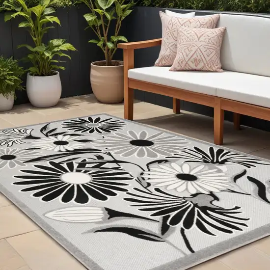 Black And White Floral Stain Resistant Non Skid Area Rug Photo 1