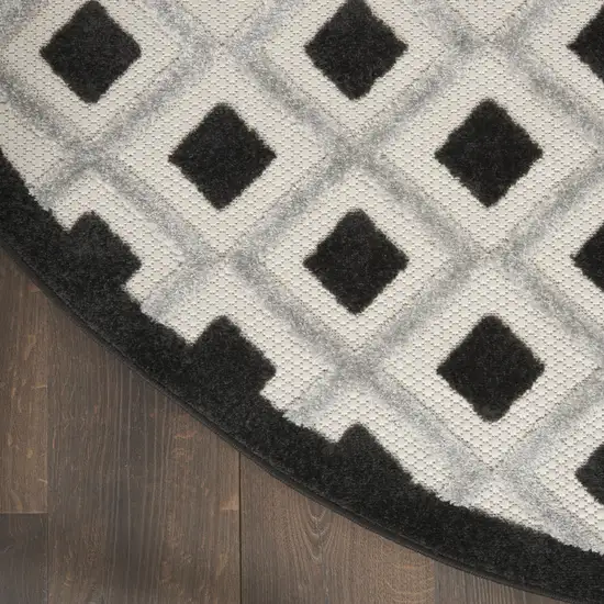 Black And White Round Gingham Non Skid Indoor Outdoor Area Rug Photo 8