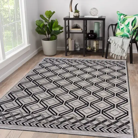 Black Geometric Indoor Outdoor Area Rug Photo 9