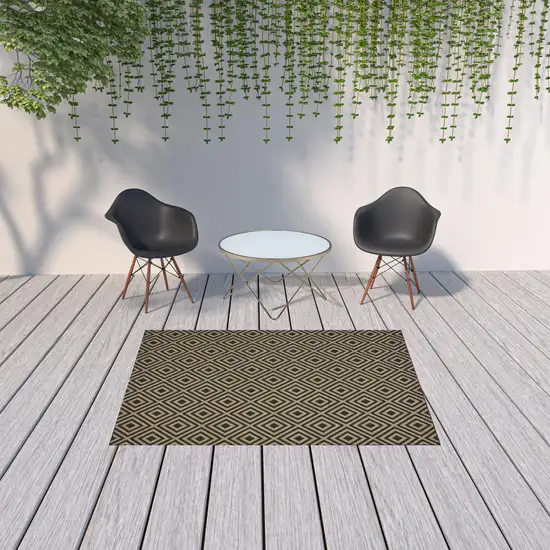 Black Geometric Stain Resistant Indoor Outdoor Area Rug Photo 2