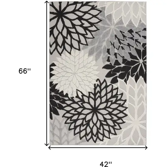 Black And White Floral Indoor Outdoor Area Rug Photo 9