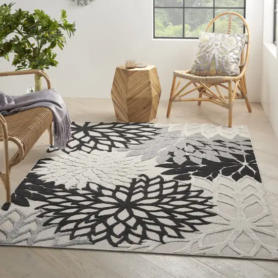 Black And White Floral Indoor Outdoor Area Rug Photo 8