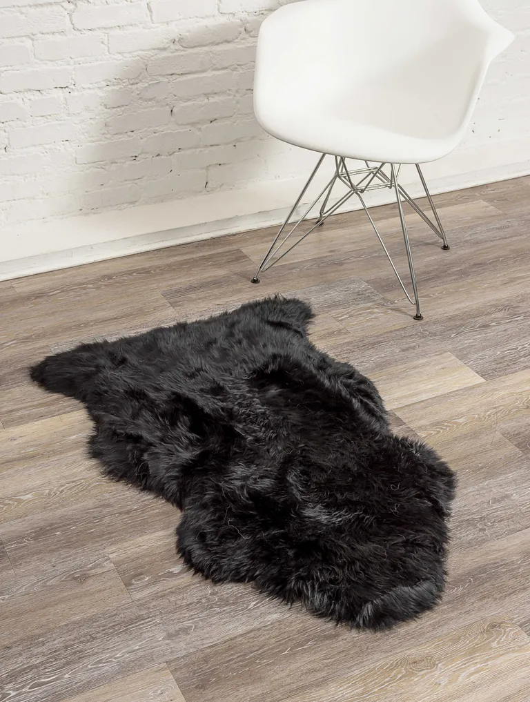 Black New Zealand Natural Sheepskin Rug Photo 4