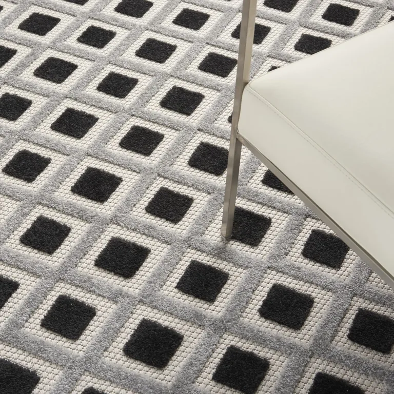 Black White Gray Indoor Outdoor Area Rug Photo 4