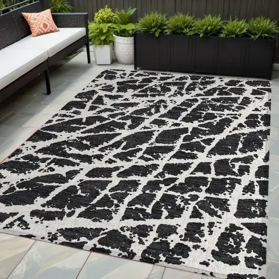 Black and White Abstract Washable Non Skid Indoor Outdoor Area Rug Photo 1