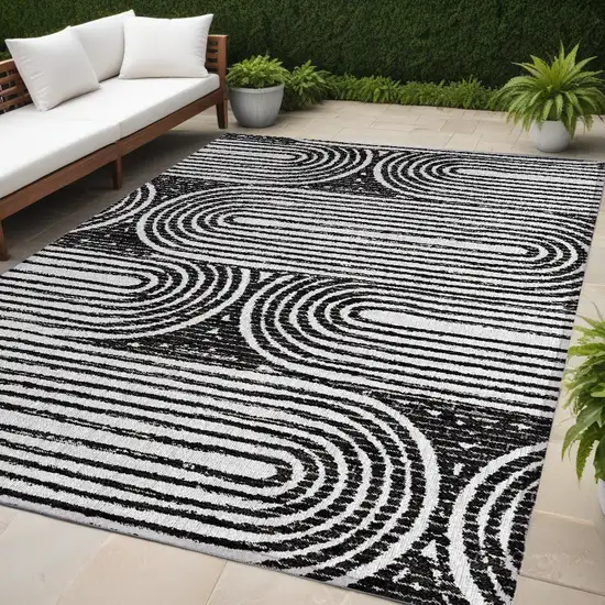 Black and White Abstract Washable Non Skid Indoor Outdoor Area Rug Photo 1