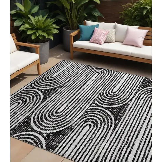 Black and White Abstract Washable Non Skid Indoor Outdoor Area Rug Photo 1