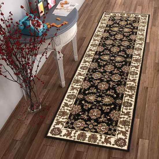 Black or Ivory Traditional Bordered Rug Photo 4