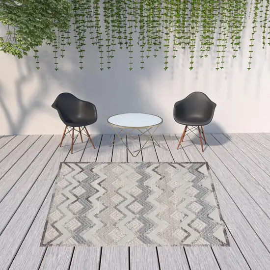 Blue And Ivory Chevron Indoor Outdoor Area Rug Photo 2