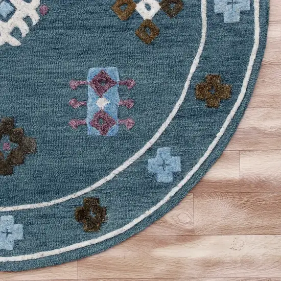 Blue Bordered Motif Area Rug Photo 4