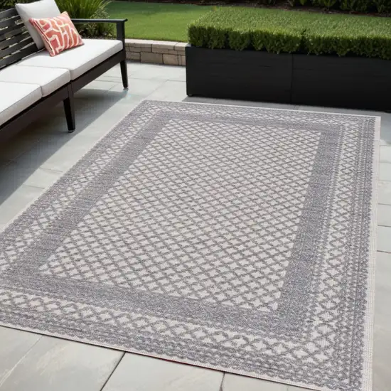 Blue Geometric Indoor Outdoor Area Rug Photo 1