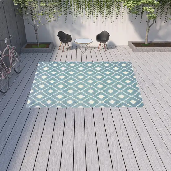 Blue Geometric Stain Resistant Indoor Outdoor Area Rug Photo 2