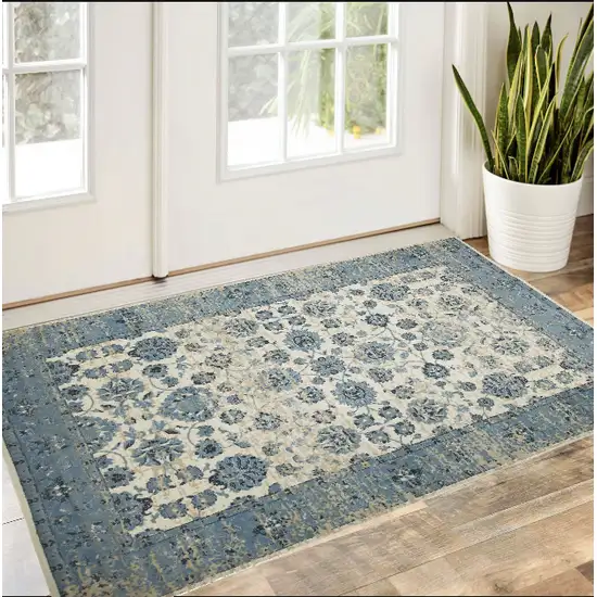 Ivory Oriental Area Rug Photo 1