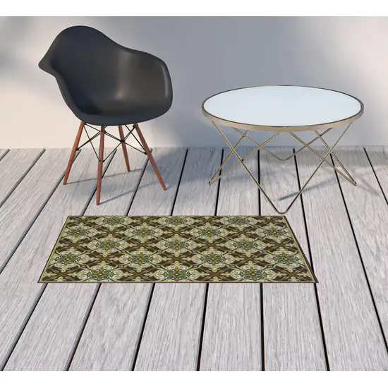 Brown Floral Stain Resistant Indoor Outdoor Area Rug Photo 2