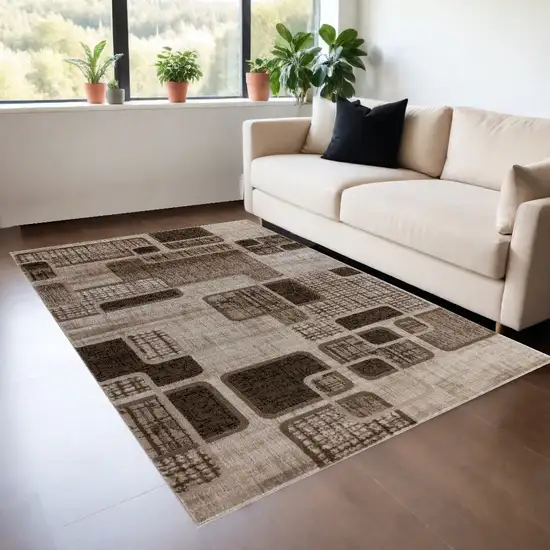 Brown Geometric Area Rug Photo 1